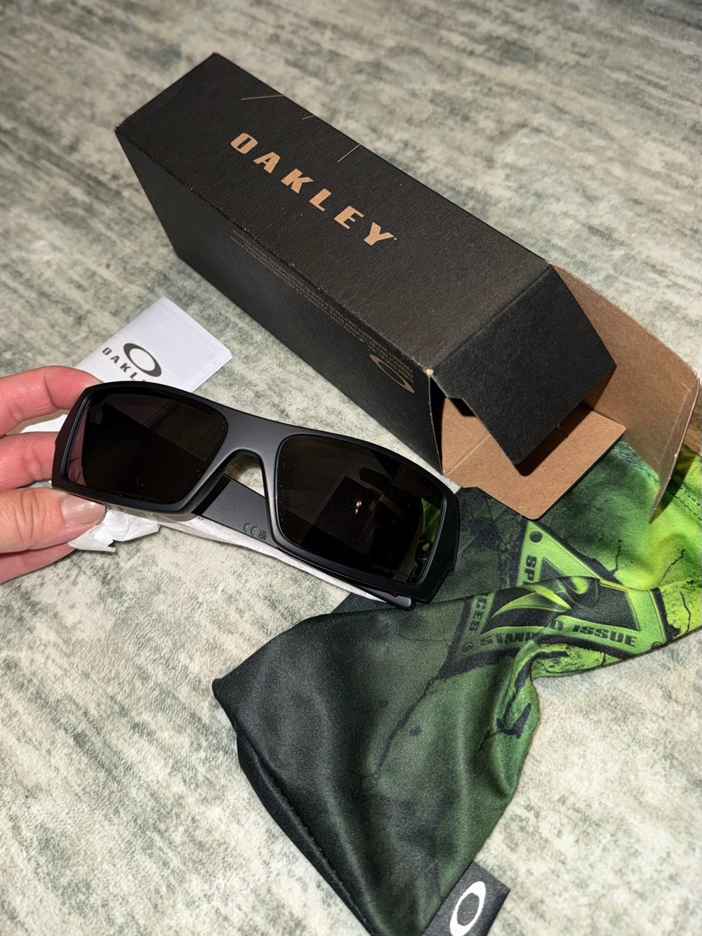 Oakley GASCAN matte Black Rectangular Sunglasses with Dark polarized Lenses